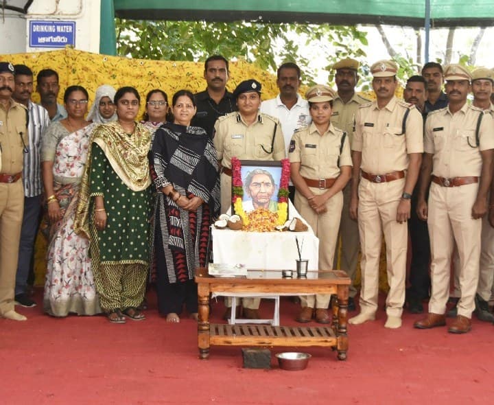 ఐలమ్మకు ఎస్పీ జానకి నివాళులు - Udayam