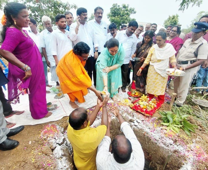 విజయనగరం మండలంలో 77 మినీ గోకులాలకు శంకుస్థాపన - Udayam