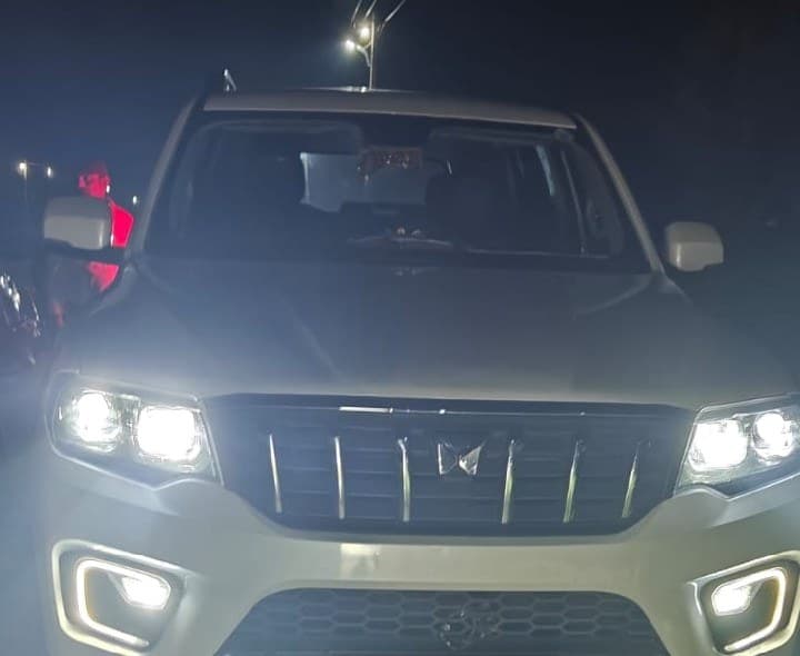 మంత్రి పొంగులేటి అనుచరుడి కారుపై దాడి - Udayam