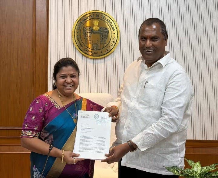 హాస్టళ్ల అభివృద్ధికి నిధులు ఇవ్వలని మంత్రికి వినతి - Udayam