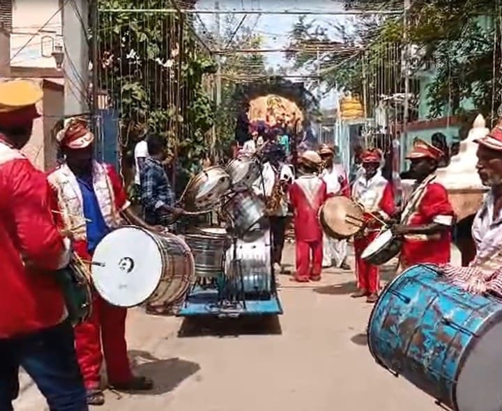 గూడూరులో నిమజ్జనానికి తరలిన గణనాథులు - Udayam