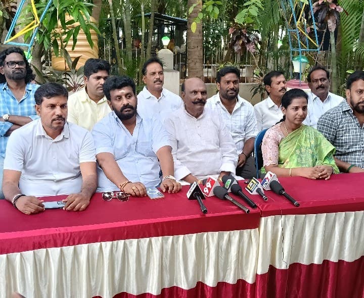 వైసీపీ తప్పుడు ప్రచారాలను నమ్మొద్దు: చైర్పర్సన్ - Udayam