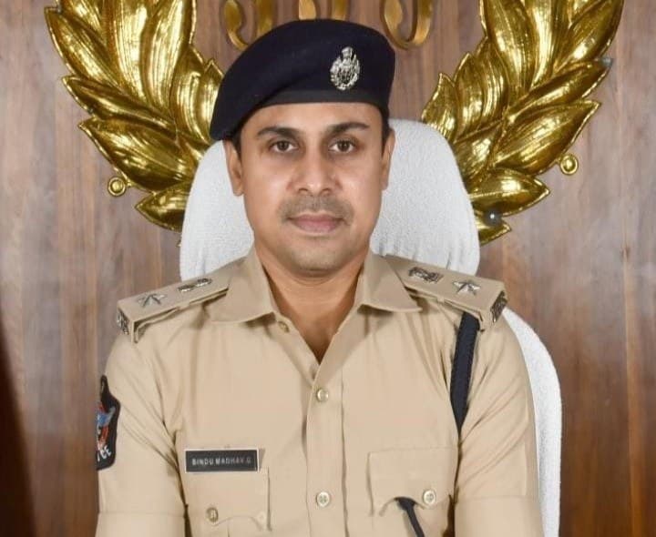 గణేష్ నిమజ్జనాలను చీకటి పడేలోపు ముగించాలి : ఎస్పీ - Udayam