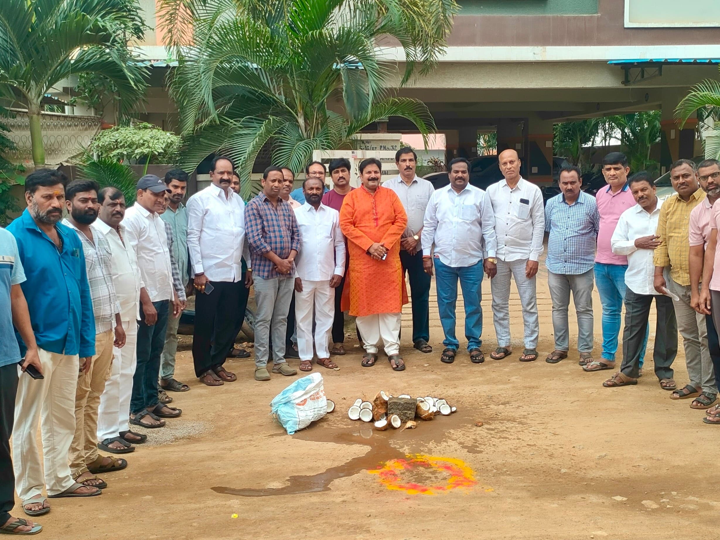 గ్రీన్ల్యాండ్స్లో రూ.45 లక్షలతో సీసీ రోడ్డు పనులకు శంకుస్థాపన. - Udayam Digital