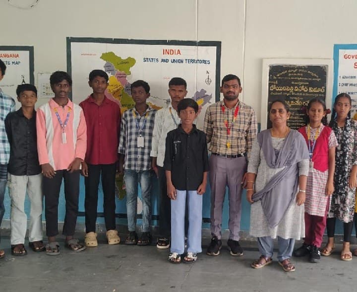 క్రీడల్లో సత్తా చాటిన ఆదర్శ పాఠశాల విద్యార్థులు - Udayam