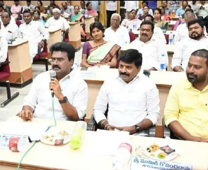 పింఛన్ల అక్రమాలపై అడ్డుకట్ట వేయాలి - Udayam