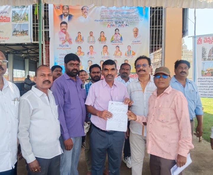 రాయికల్ గుడికోట త్రికూటాలయాన్ని అభివృద్ధి చేయాలి - Udayam