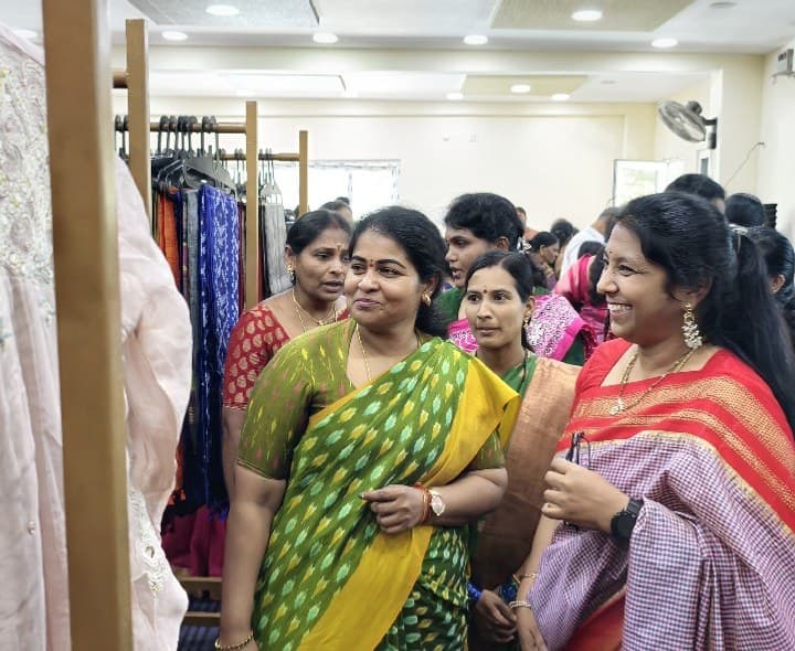 జగిత్యాలలో “హౌస్ ఆఫ్ తామర” ఎగ్జిబిషన్ ప్రారంభం - Udayam