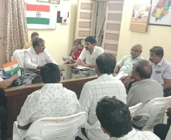 ఉండి ఓటర్ల జాబితాలో అలజడి: 35 వేల మందికి నోటీసులు - Udayam