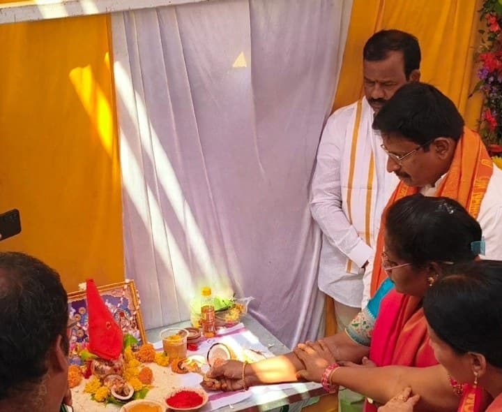 కళాశాల నిర్మాణానికి శంకుస్థాపన - Udayam