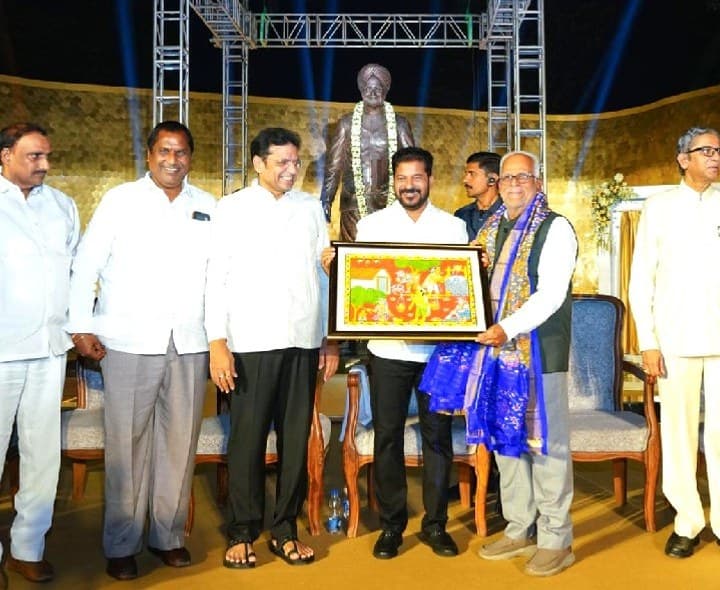 మన్మోహన్ సింగ్కు భారతరత్న ఇవ్వాలి - Udayam