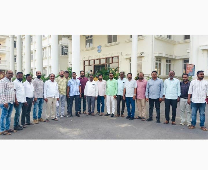 విధి నిర్వహణలో ఉన్న ఉద్యోగిపై దాడి చేయడం అమానుషం - Udayam