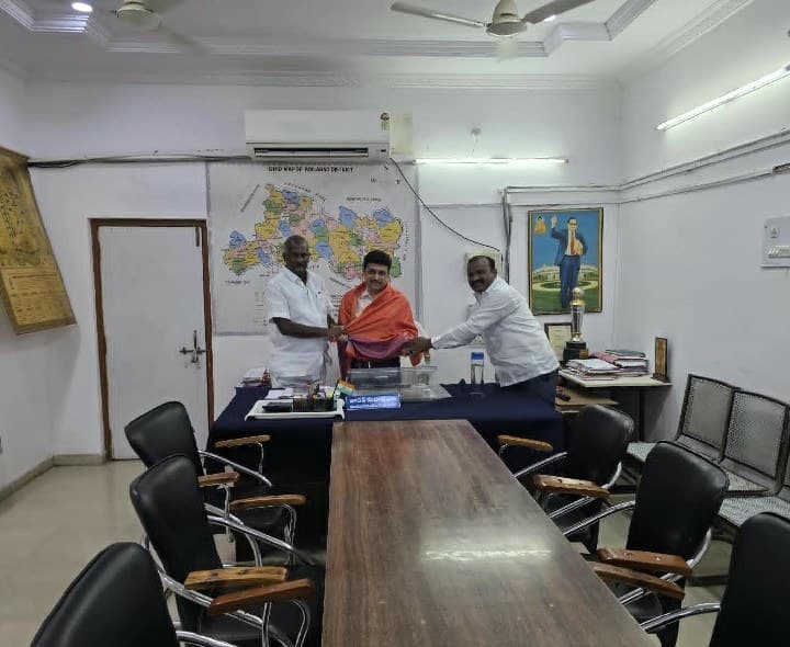 ఆదివాసీ గ్రామాల్లో విద్యుత్ పనులు త్వరగా పూర్తి చేయాలి - Udayam