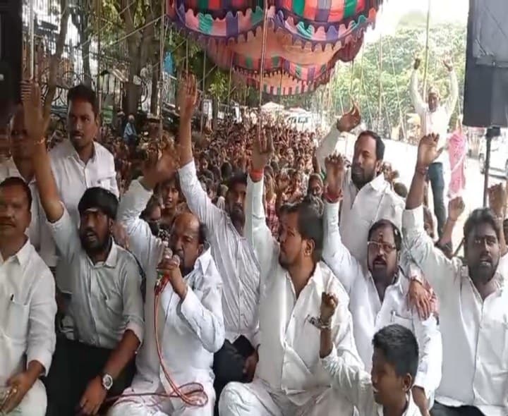 బీసీ హాస్టళ్లకు సొంత భవనాలు నిర్మించాలి: ఆర్.కృష్ణయ్య - Udayam