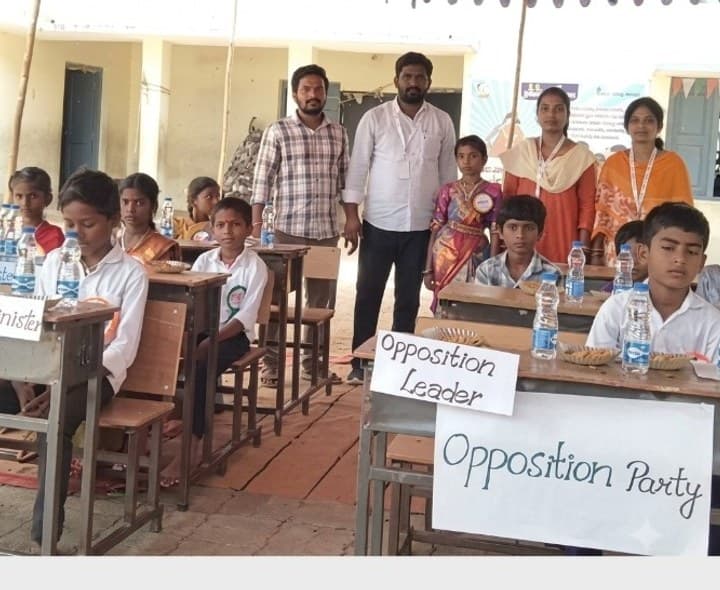 మొల్ల చింతలపల్లి లో నమూనా పార్లమెంట్ - Udayam