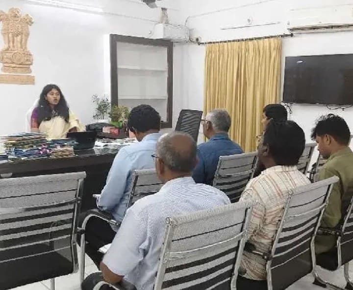 గిరిజన సంక్షేమ పాఠశాలల పనులు వేగవంతం చేయాలి - Udayam
