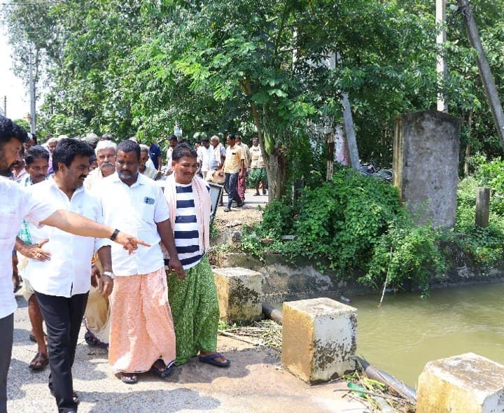 ముంపు ప్రాంతాలలో ఎమ్మెల్యే పర్యటన - Udayam