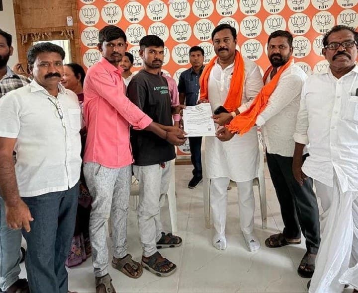 బాధిత కుటుంబానికి ఎల్ఓసి చెక్కు అందజేత
