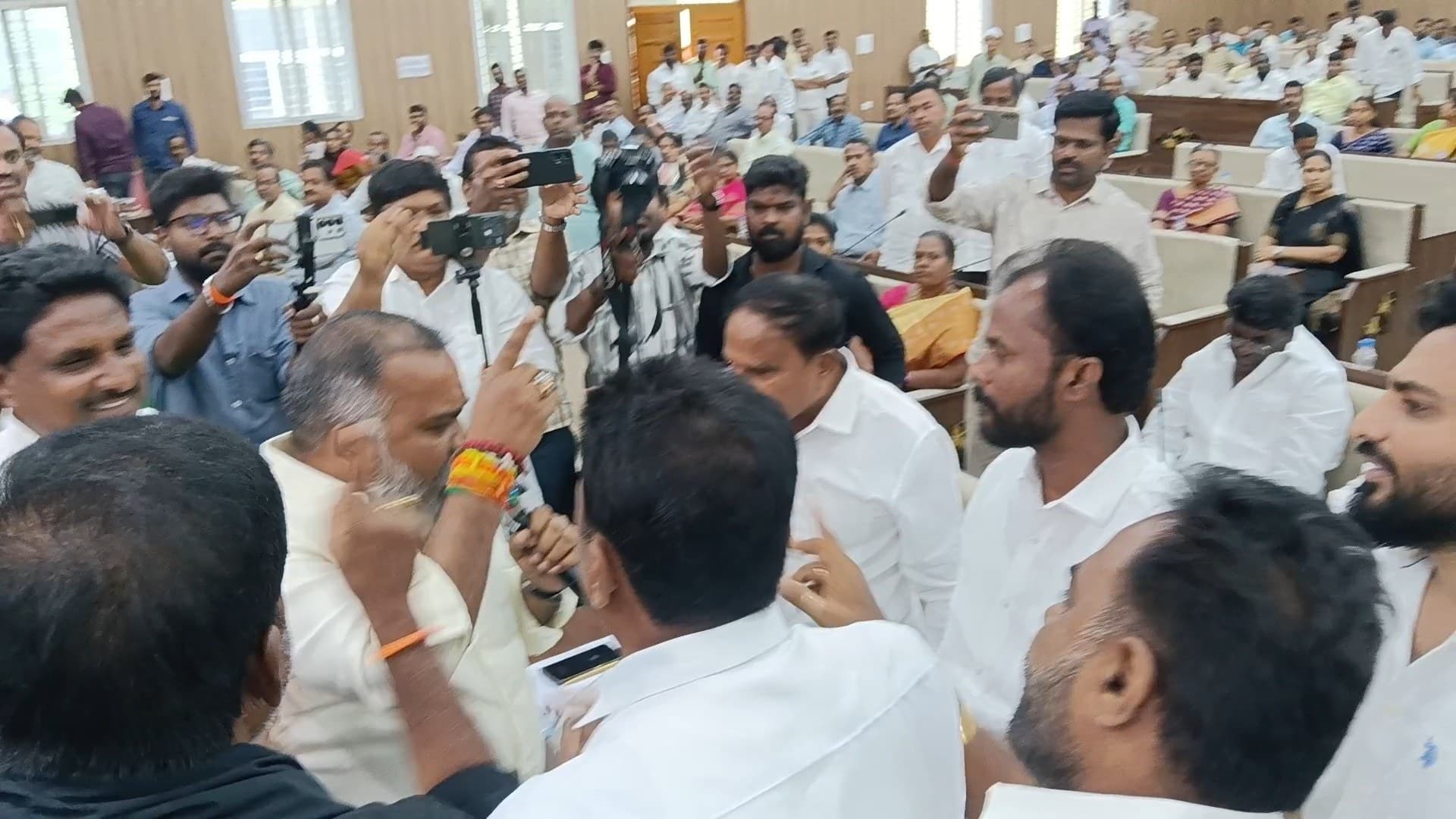 రాసాభాషగా జిల్లా పరిషత్ సర్వసభ్య సమావేశం - Udayam Digital