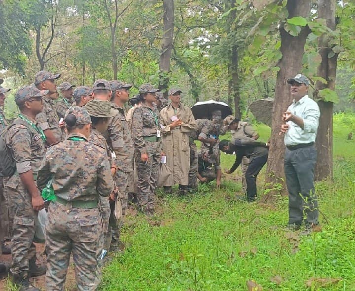 అడవుల పరిరక్షణే లక్ష్యంగా విధులను నిర్వహించాలి - Udayam
