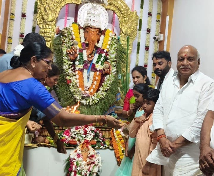 మోక్ష గణపతిని దర్శించుకున్న ఎమ్మెల్యే పటేల్ - Udayam