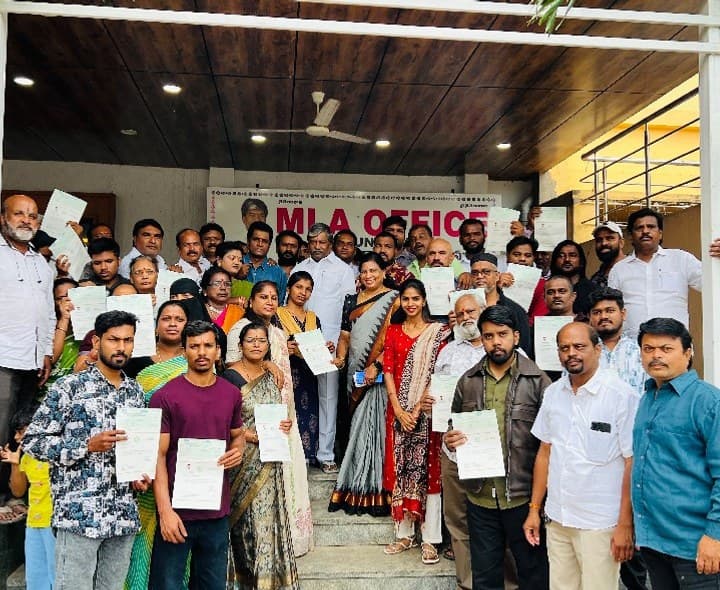 సీతాఫల్మండిలో CMRF చెక్కుల పంపిణీ - Udayam
