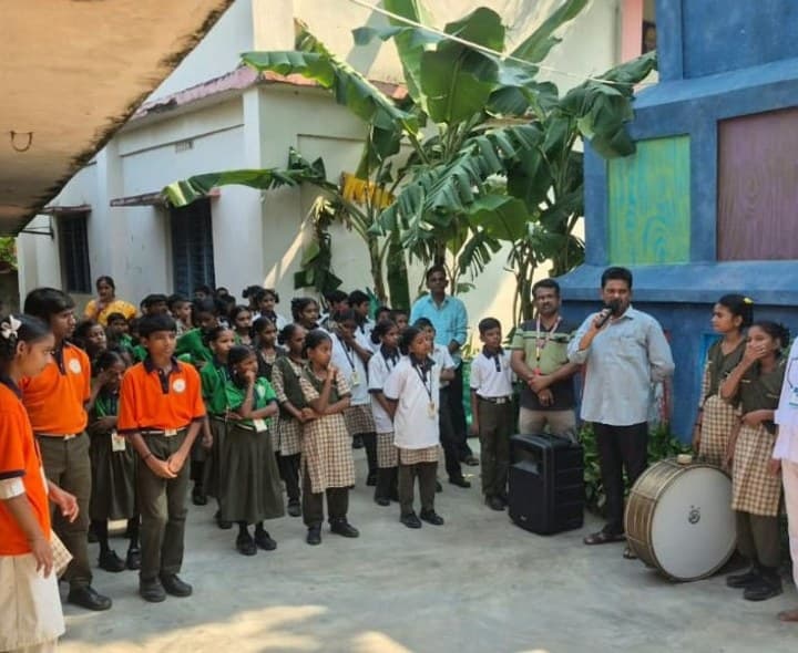 విద్యార్థులు శత శాతం ఉత్తీర్ణత కావాలి - Udayam