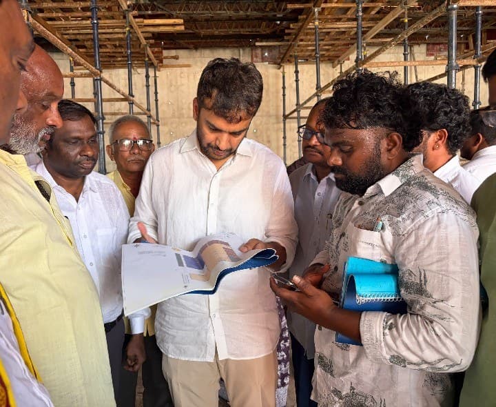 టీడీపీ నూతన భవన నిర్మాణ పనులు పరిశీలించిన నాగార్జున - Udayam