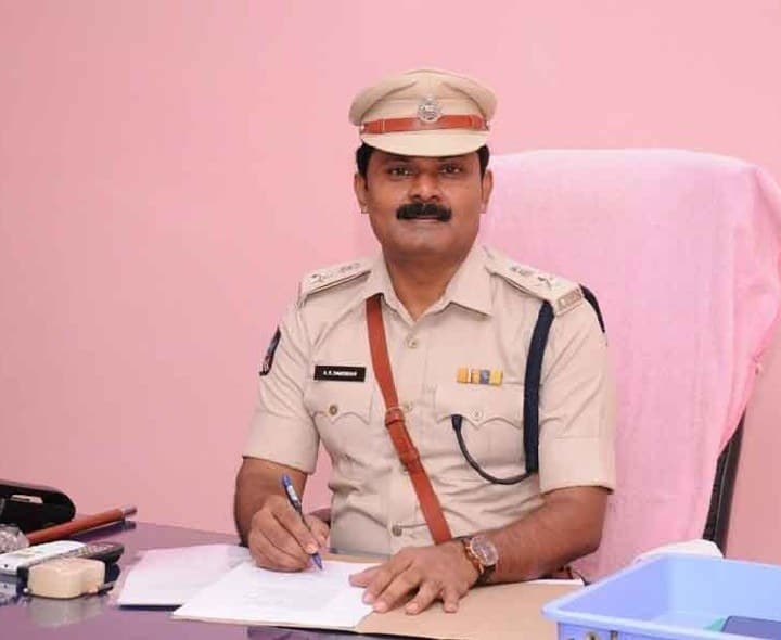 మైనర్లకు వాహనాలిస్తే తల్లిదండ్రులపై కేసులు - Udayam