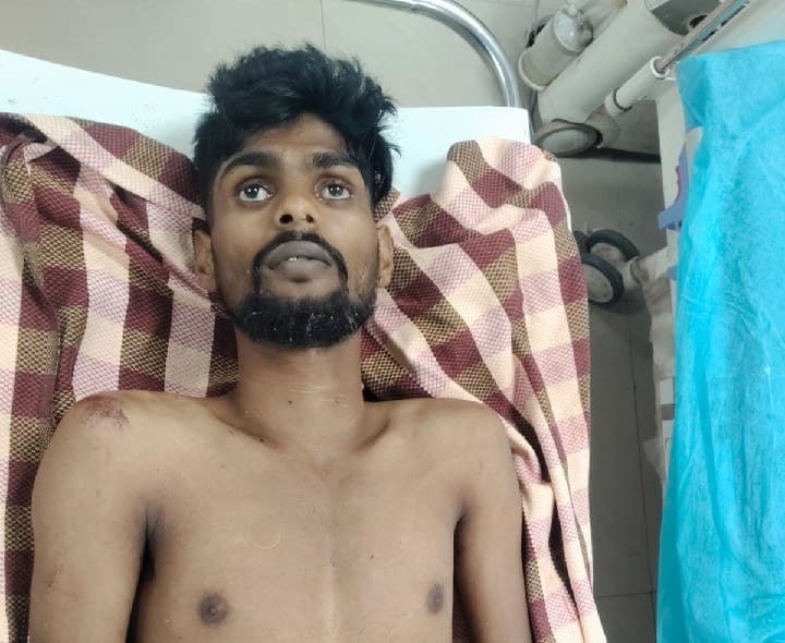 మద్యం మత్తులో వ్యక్తి ఆత్మహత్య - Udayam
