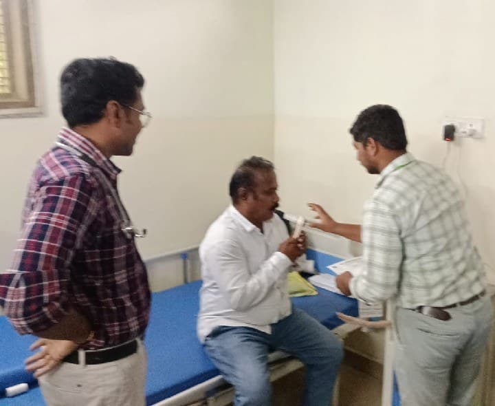 ఊపిరితిత్తుల దినోత్సవం సందర్భంగా ఉచిత వైద్య శిబిరం - Udayam