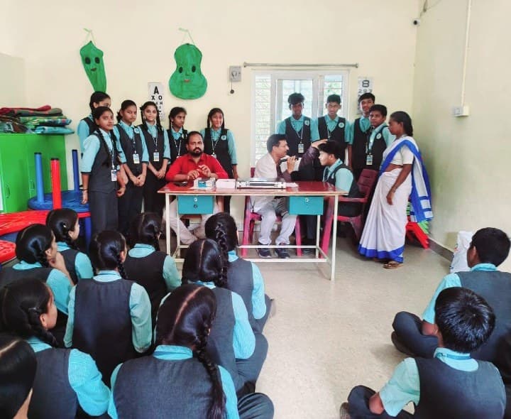 కంటి సంరక్షణ పై విద్యార్థులకు అవగాహన - Udayam